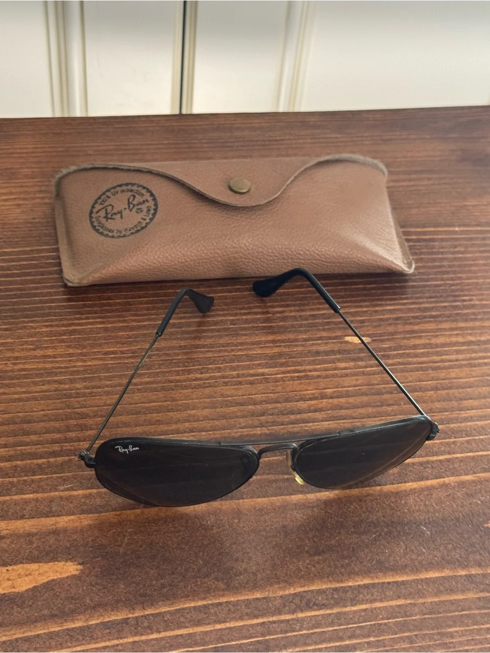 Vintage Ray-Ban B&L Aviator L2823 VUAS Black Sunglasses USA with Original Case
